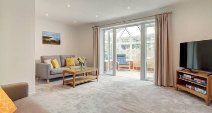 3 bedroom accommodation in Seaford