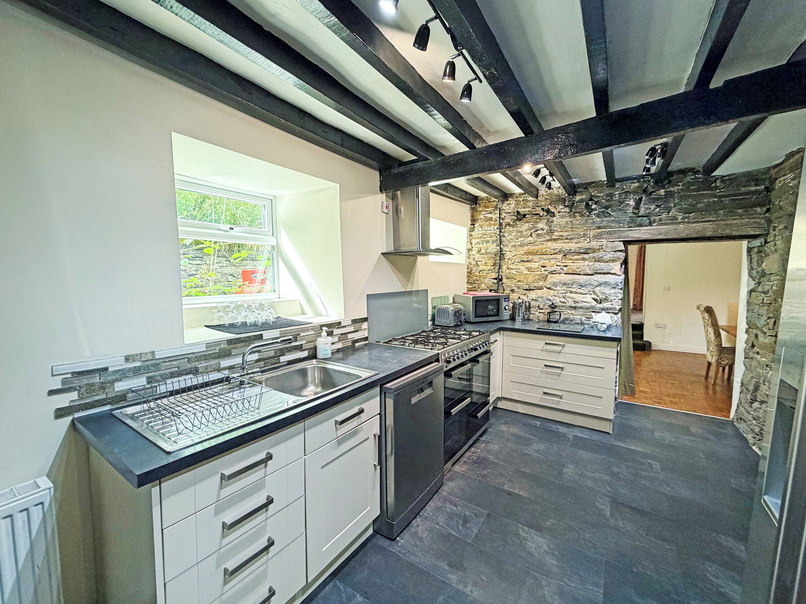 Kitchen | Hendre Aled Farmhouse, Llanssannan