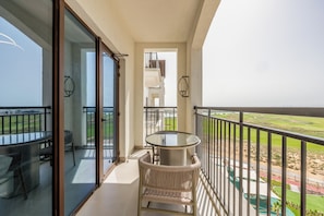 Apartment, Balkon | Speisen im Freien