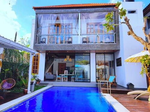 Prime Location 3BR Villa for Living in Umalas
