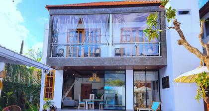 Prime Location 3BR Villa for Living in Umalas
