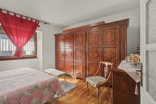 Casa Zio Zeffy Apartment with Mountain View Balcony and Shared Garden