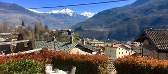 Apartment 'A Casa Di Zia Renny' with Mountain View, Shared Garden and Wi-Fi