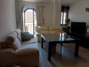 Living area - Apartment 'Sierra Ronda Centro' with Balcony and Air Conditioning (Ronda)