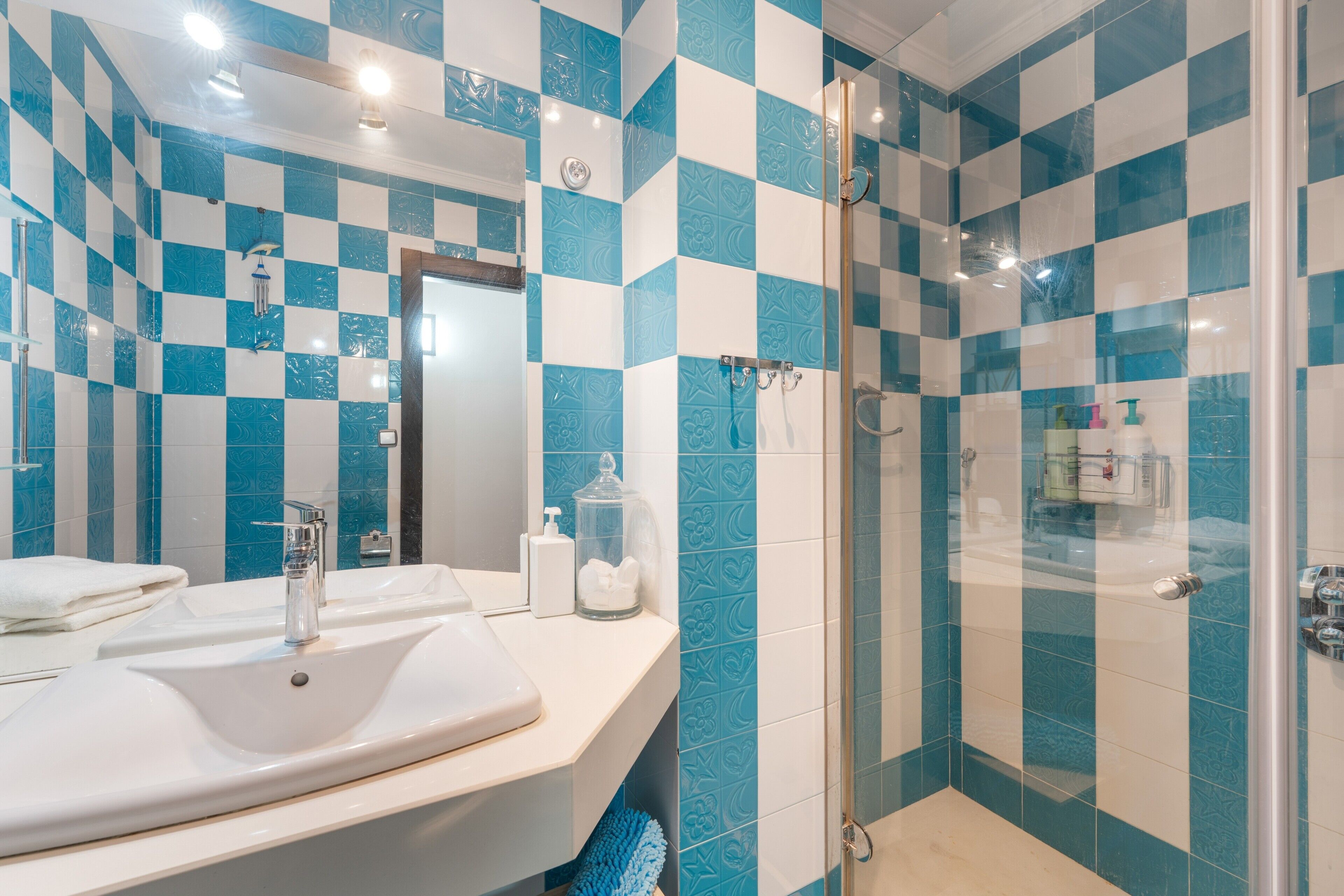 Shower, towels