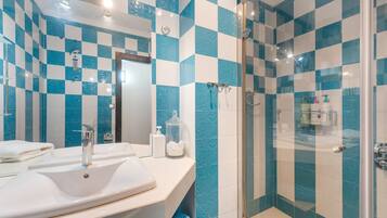 Shower, towels