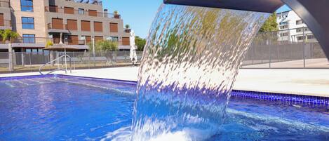 屋外プール、温水プール