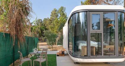Futura 2 – Guest Room “Maison du Futur 2” in Borgo, 50 m from the Beach
