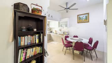 Comfort House, Garden View | Dining