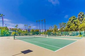 Sport court - 🌴ResortSetting w/Pool close to beach/downtown 🌴 (San Diego)