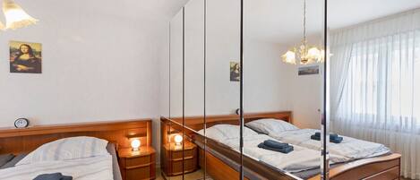 2 bedrooms, WiFi, bed sheets