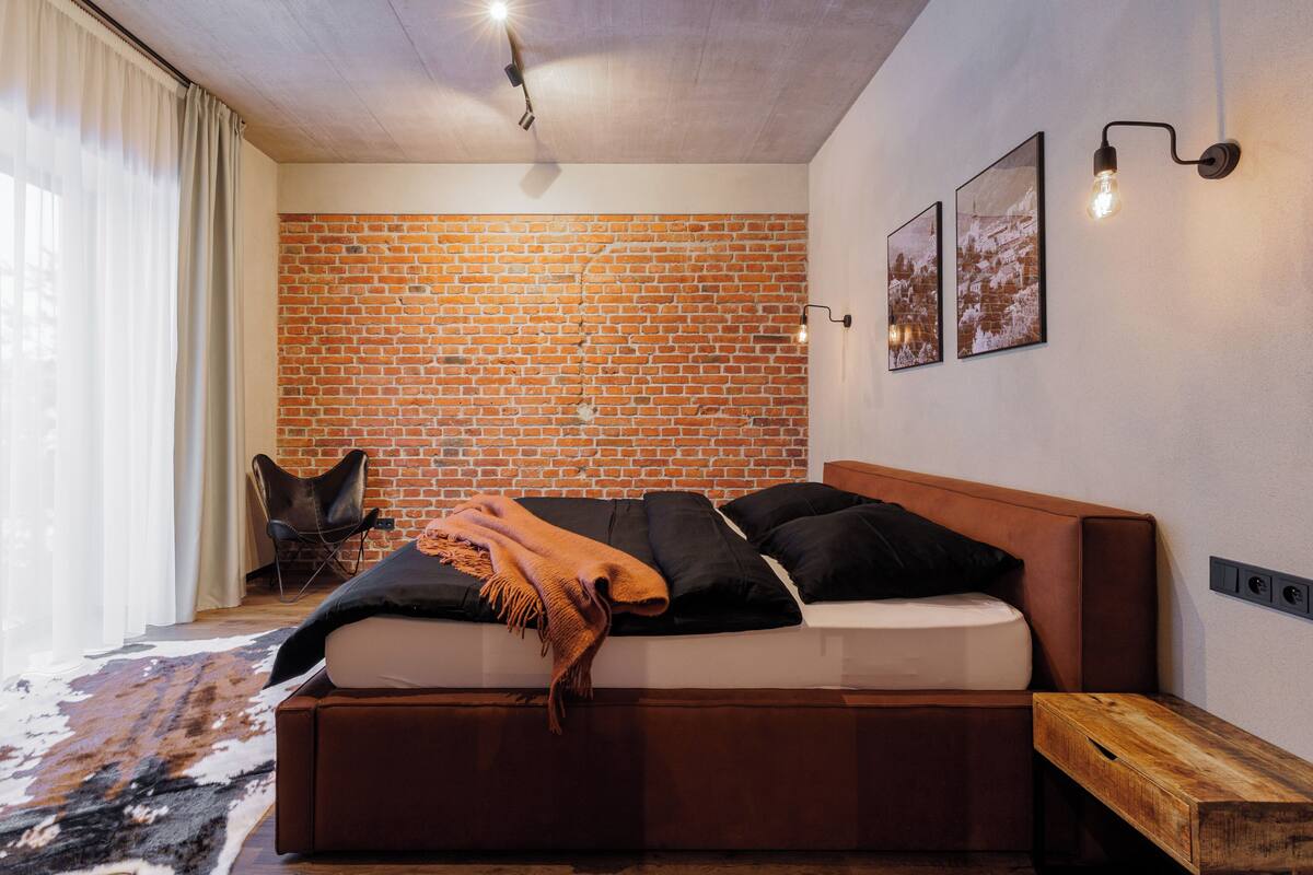 Departamento Deluxe, vista a la ciudad | Caja de seguridad en la habitación y escritorio