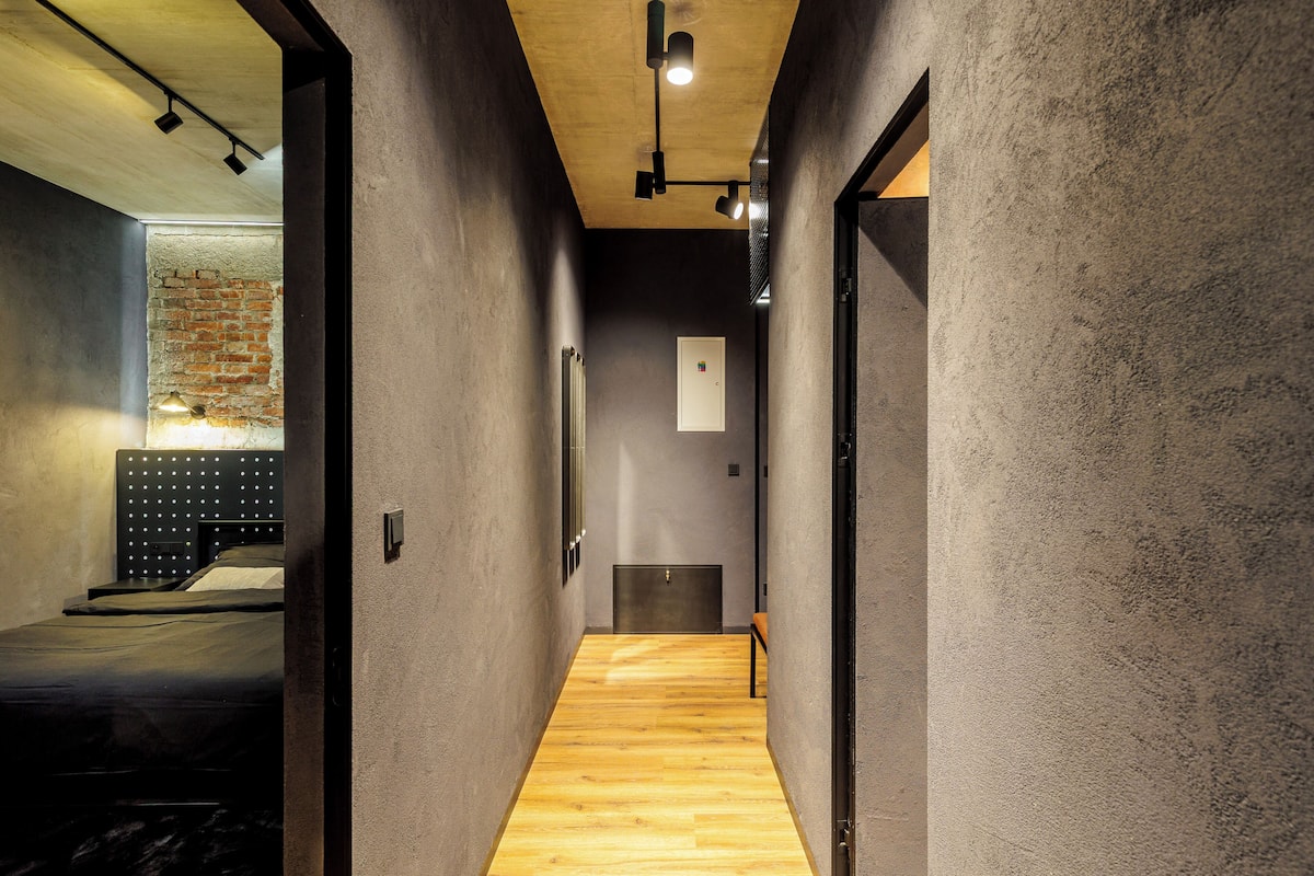 Departamento Deluxe, balcón, vista al jardín | Caja de seguridad en la habitación y escritorio