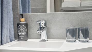 Classic Double or Twin Room, Courtyard View | Bathroom | Rainfall showerhead, hair dryer, shampoo, toilet paper