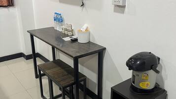 Triple Room, Non Smoking, Private Bathroom | Interior
