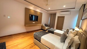 Desk, laptop workspace, free WiFi - Hotel Tulip Hyderabad Airport Zone (hyderabad)