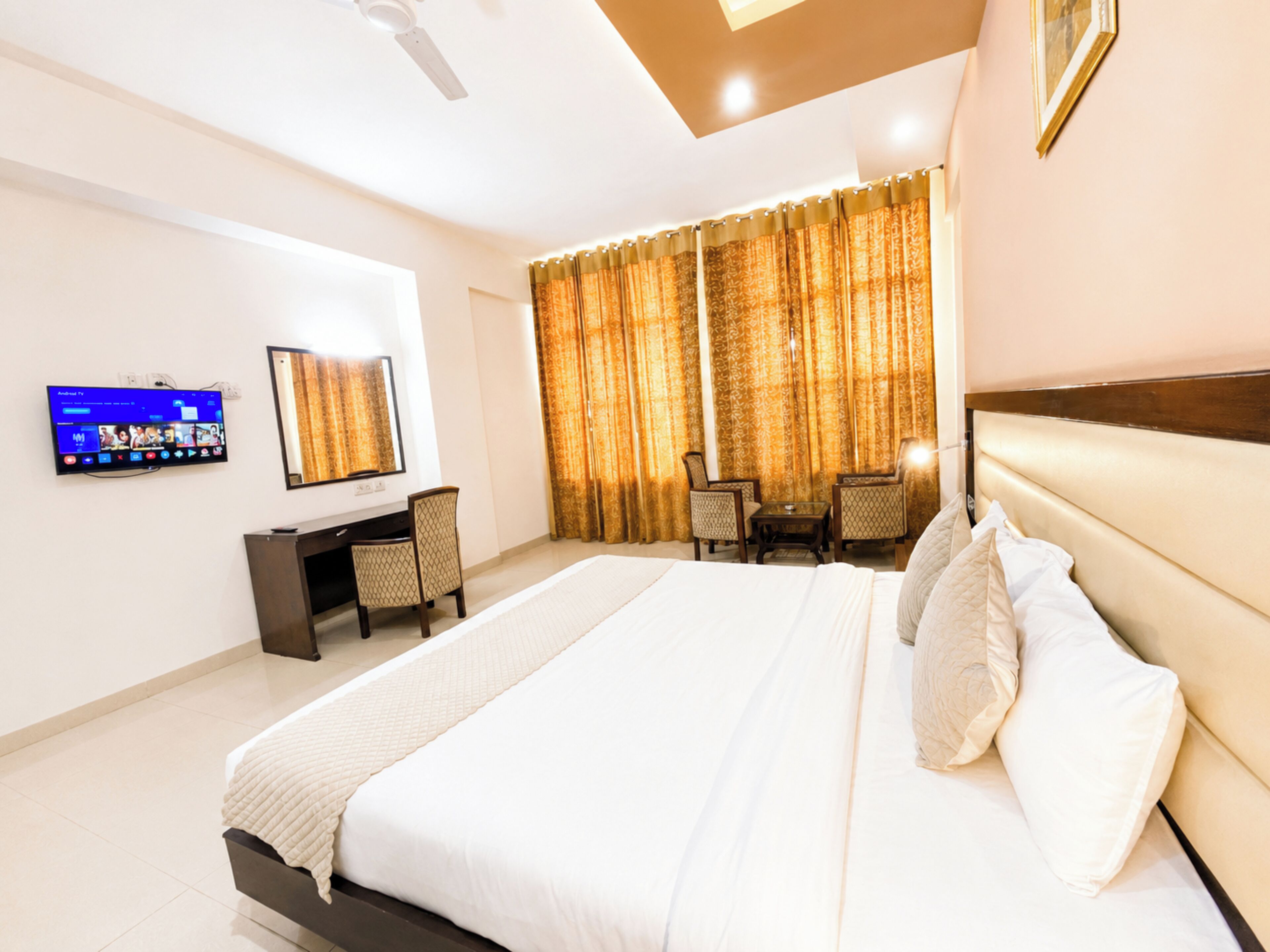 เครื่องนอนป้องกันสารก่อภูมิแพ้, โต๊ะทำงาน, ห้องเก็บเสียง, Wi-Fi ฟรี