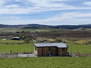 Exterior - Homely Wooden Cabin on the Isle of Skye (Portree)