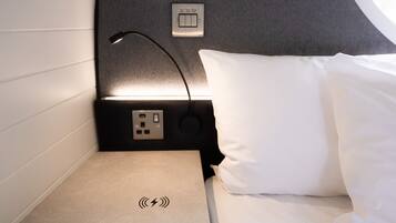 1 bedroom, in-room safe, iron/ironing board, free WiFi