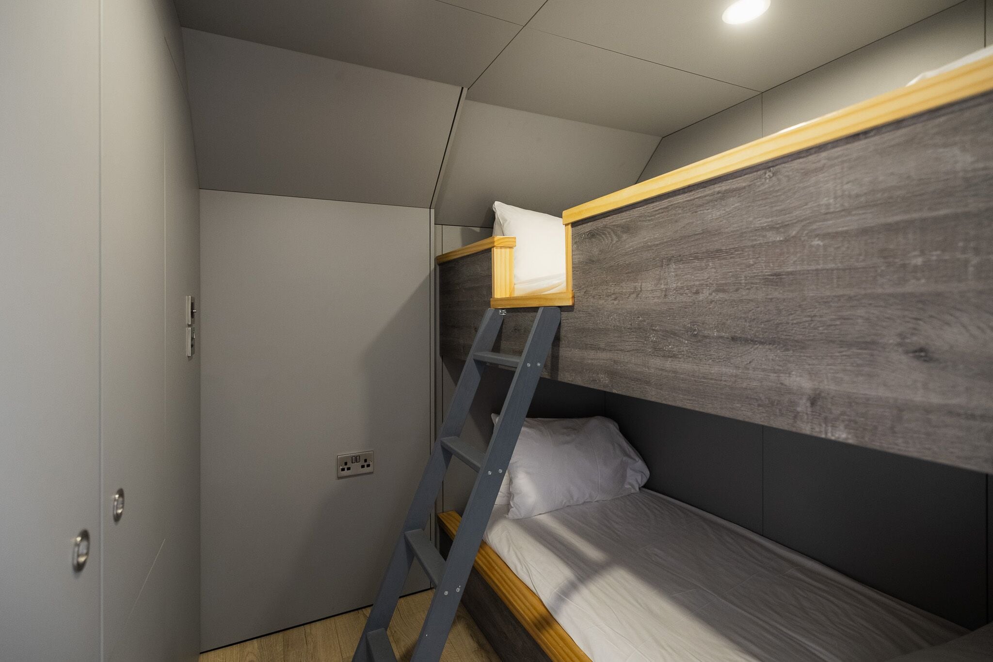 2 Schlafzimmer, Zimmersafe, Bügeleisen/Bügelbrett, Reisekinderbett