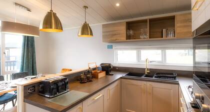 3-bed Lodge - Award Winning Lost Shore Surf Resort