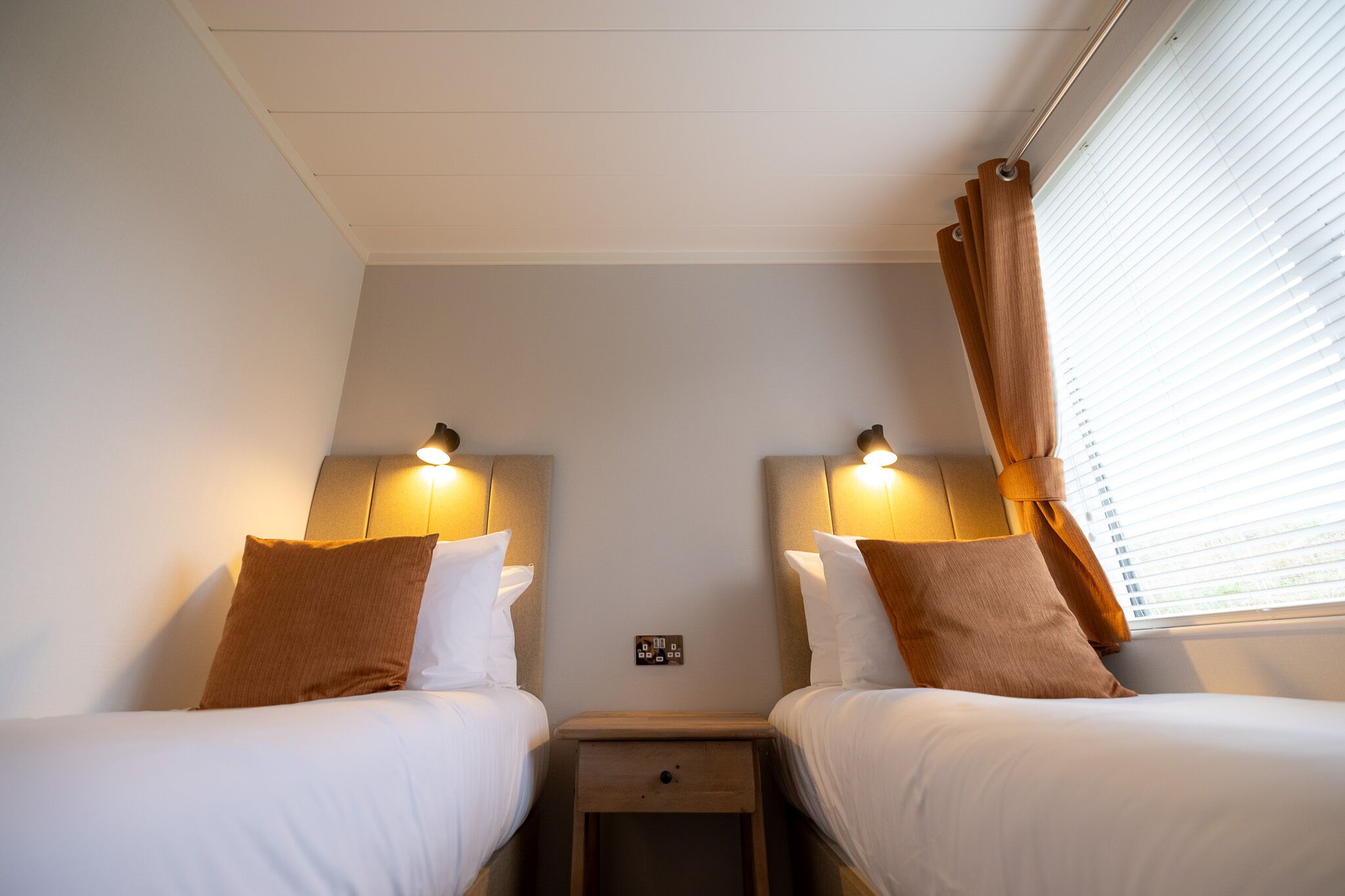 4 bedrooms, in-room safe, desk, iron/ironing board
