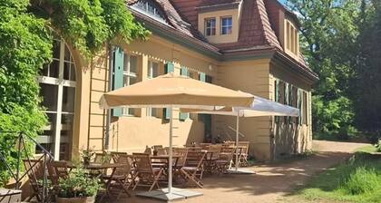 Ferienwohnung im historischen Kavaliershaus Krumke am Schlosspark