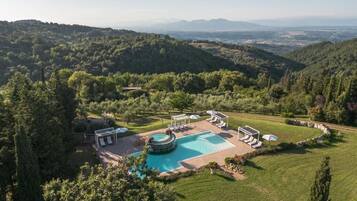 Villa, balcone, vista cortile | Piscina