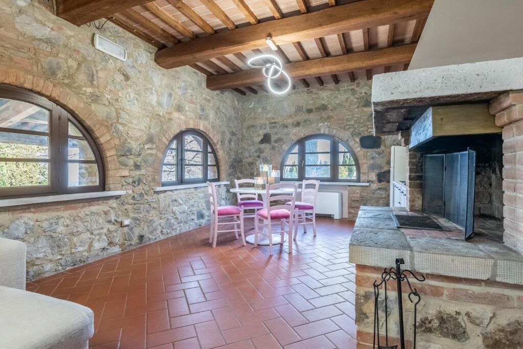 Villa, balcon, vue cour intérieure | Restauration