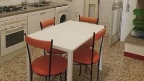 Niet-geclassificeerde afbeelding, 4 van 6, knop