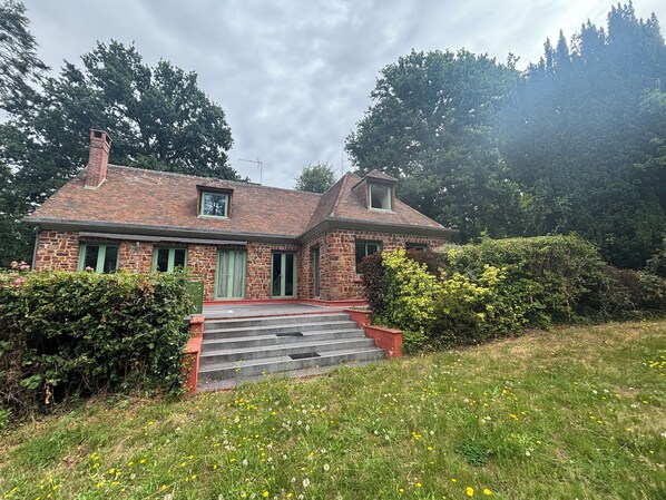 Exterior - Vrbo Property (Bernay)