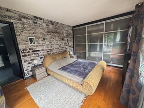 Iron/ironing board, Internet, bed sheets - Vrbo Property (Bernay)