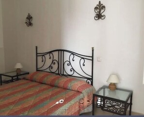 2 Schlafzimmer, Bügeleisen/Bügelbrett, Reisekinderbett, kostenloses WLAN