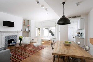 Apartment (Two-Bedroom Apartment with Garden Vie)