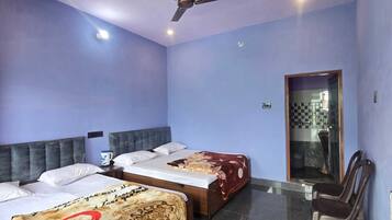 Habitación familiar | Camas extra, wifi gratis y ropa de cama