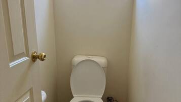 Room, 1 Bedroom | Bathroom