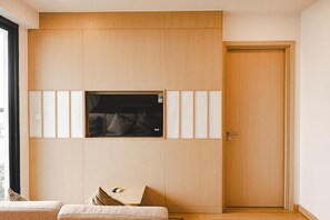 Kamar Double atau Twin Deluks, patio, pemandangan halaman | Interior