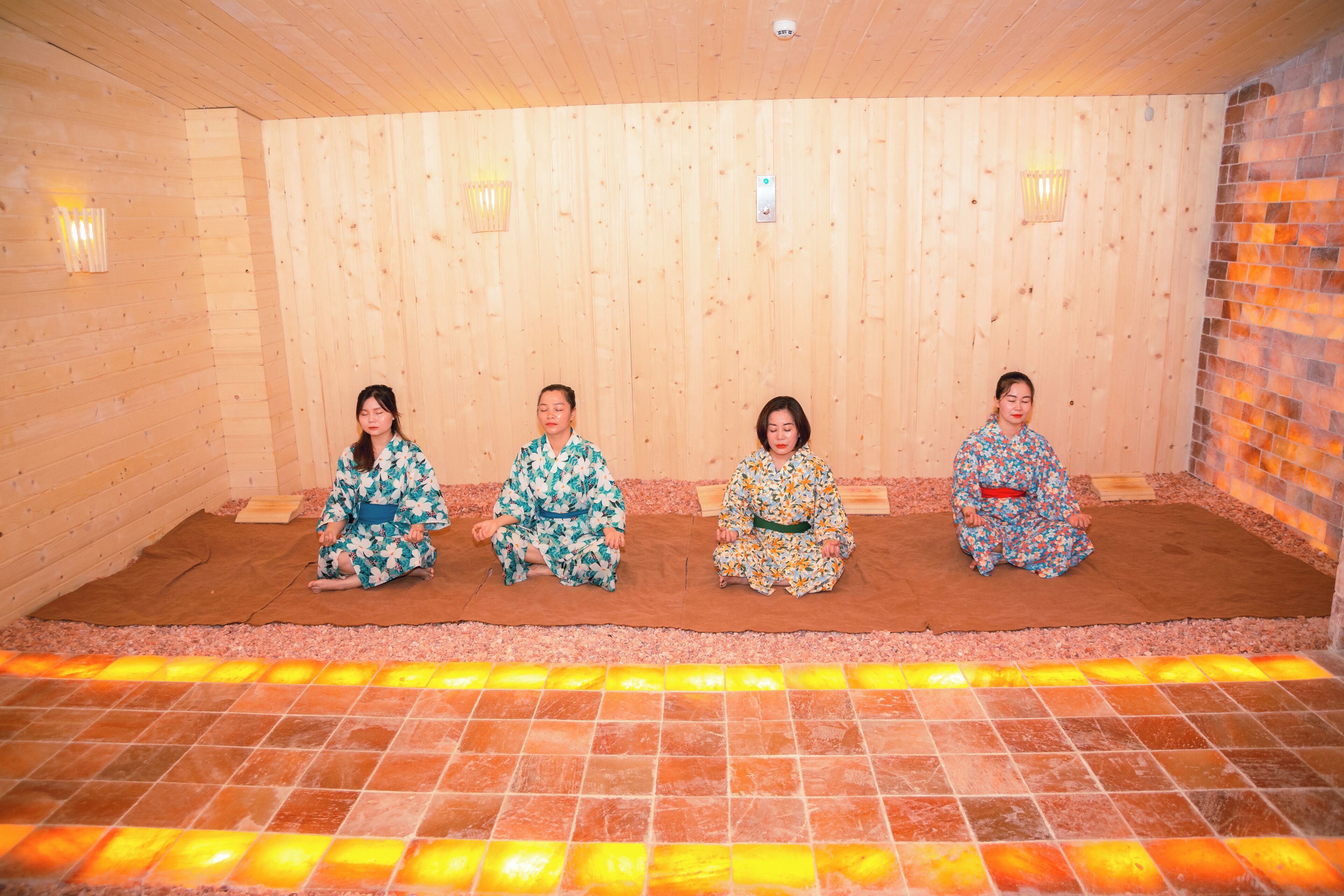 Espace de soins pour les couples, sauna, bain à remous, hammam