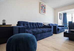 Living area - Sea Breeze Beach House (Seaford)