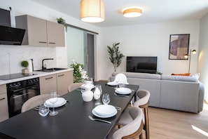 Interior - Apartment 2: Modern, Terrace, Near Europa Park & A5 (Appenweier)