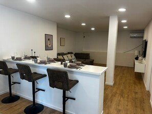 Dining room - Stylish 3BR Apt in Central Ghent (Gent)