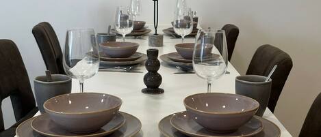 Basic Apartment | Dining room