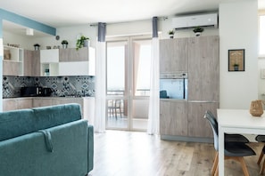 Apartment | Living area - Seasight Apartment by Wonderful Italy (Bari)