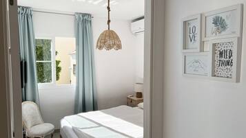 3 bedrooms, cribs (free), bed sheets
