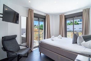 4 Schlafzimmer, kostenlose Babybetten, Bettwäsche