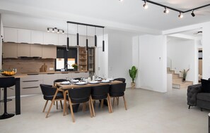 Dining - Lovely home in Valbandon (Valbandon)