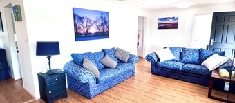 Sleeps 6+ Cervantes Coastal Escape | Close to Beaches, Pinnacles & Wildflowers