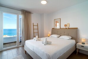 2 dormitorios, cunas gratuitas, ropa de cama