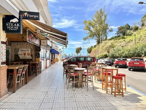 Outdoor dining - Casa Rosa Splash Pool by Casasol (Nerja)