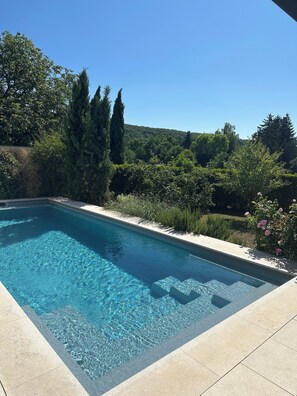 Outdoor pool - Nahe Hideaway – Boutique Apartment with Private Pool in Bad Sobernheim (Bad Sobernheim)
